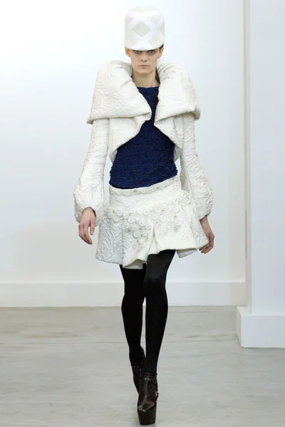 Look 24